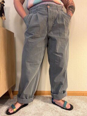 Vintage 90s Bugle Boy Relaxed Fit Dad Pleated Grey Cotton Cargo Pants Large